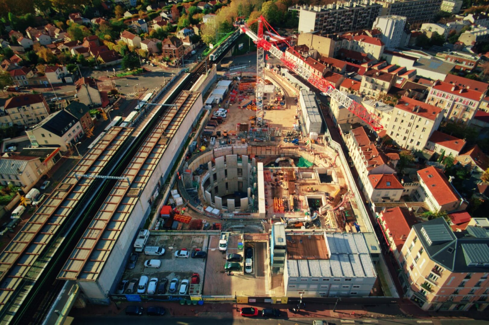 Photo prise par drone de la future gare de la ligne 15 du Grand Paris Express à St-Maur des fossés, Val de Marne, France.